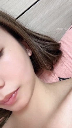 人气女神来袭，明星颜值，大美女，【广州大学生】，身材曼妙前凸后翘，白浆从洞洞流出 截图15