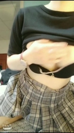 【极品尤物】超美乳妖媚网红『雪儿』土豪性爱啪啪私拍流出 操翻黑丝美乳女神 户外车震极品尤物蝴蝶逼 截图8