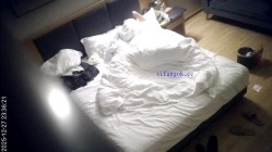酒店偷拍 高冷反差婊圣诞跨年被男友操无毛二天二夜 截图10