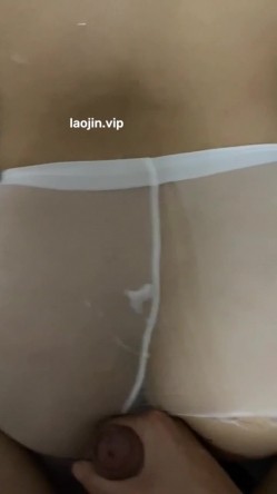 杭州约炮大神，【阿曼达】，付费VIP，多位绝品女神泄密福利，空姐，模特，白领，学生妹，一网打尽牛逼了！ 截图3