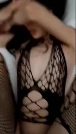 《百度云泄密》身材不错的网红小姐姐和榜一大哥之间的秘密被曝光 截图4