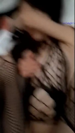 《百度云泄密》身材不错的网红小姐姐和榜一大哥之间的秘密被曝光 截图14