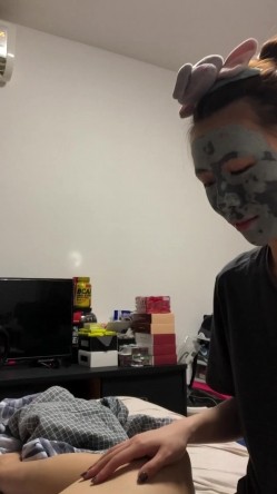 【云盘不慎泄密】明星颜值美女与男友大尺度自拍泄密流出 外表清纯原来内心淫荡无比 原版高清 截图2