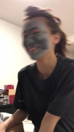 【云盘不慎泄密】明星颜值美女与男友大尺度自拍泄密流出 外表清纯原来内心淫荡无比 原版高清 截图3