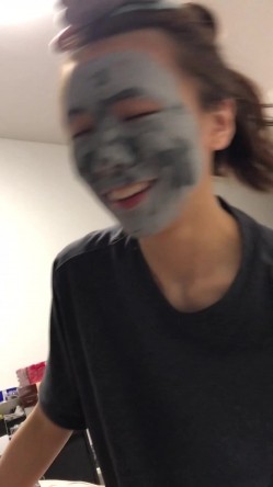 【云盘不慎泄密】明星颜值美女与男友大尺度自拍泄密流出 外表清纯原来内心淫荡无比 原版高清 截图14