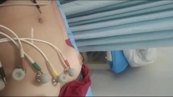 心电图检查偷拍 各种美乳美乳映入眼帘，奶子圆润坚挺好好看 截图10