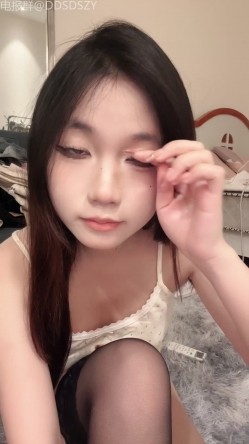 清纯反差妹【猫猫在校】JK紫裙全裸道具自慰啪啪粉穴特写 截图1