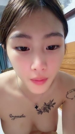 阿黑颜小母狗，舞蹈女学生【06年美少女】道具狂插自慰，首次啪啪 截图15