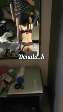 顶级约炮大神【Donald_S】3P淫乱众多极品反差婊 别人眼中的女神被当成母狗一样操！被鸡巴各种玩弄！ 截图2