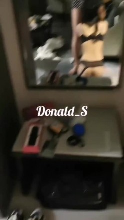 顶级约炮大神【Donald_S】3P淫乱众多极品反差婊 别人眼中的女神被当成母狗一样操！被鸡巴各种玩弄！ 截图10