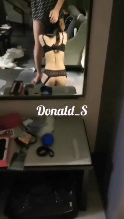 顶级约炮大神【Donald_S】3P淫乱众多极品反差婊 别人眼中的女神被当成母狗一样操！被鸡巴各种玩弄！ 截图16