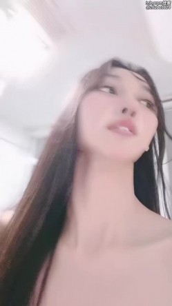 【权欲茶茶】车模身材，明星颜值，夹子音叫老公，道具潮喷，榨干你的精液 截图5