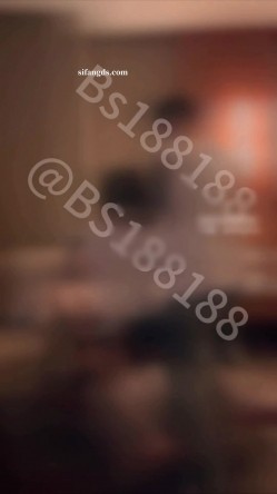 极品绿帽淫妻【仙人掌BS188】399付费，单男操3P露出车震，主打一个刺激 截图3