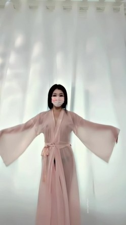 青春无敌，抖音风艺校美少女【杨晓花】定制福利，露脸露点，各种热门BGM裸舞 截图1