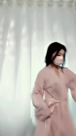 青春无敌，抖音风艺校美少女【杨晓花】定制福利，露脸露点，各种热门BGM裸舞 截图3