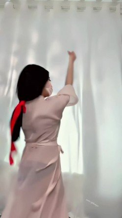 青春无敌，抖音风艺校美少女【杨晓花】定制福利，露脸露点，各种热门BGM裸舞 截图9