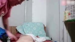 离婚女同事主动约精神小伙到出租屋喝酒结盟，借着酒劲骚扰多次被拒灌醉强上最后主动求操 截图8