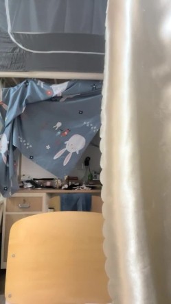 超漂亮，正宗大学生，宿舍里脱光，【七分甜】，这个屄绝了，粉嘟嘟惹人爱，两片小阴唇湿漉漉 截图10