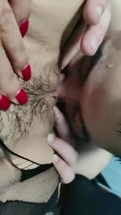 少妇正当年全程露脸跟大哥激情啪啪，肥美的逼逼让大哥舔逼 截图10