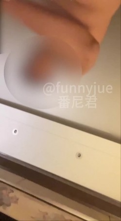 推特13万绿帽夫妻「番尼君」付费资源 三十路某校女教导主任玩夫妻交换 截图14