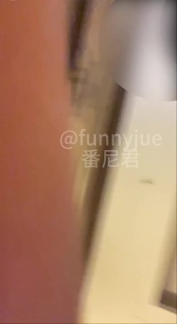 推特13万绿帽夫妻「番尼君」付费资源 三十路某校女教导主任玩夫妻交换 截图15