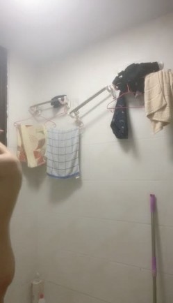 无敌身材短发美少女！腰细胸大完美！骑乘姿势操的奶子晃动，黑丝美腿翘起，第一视角抽插 截图16