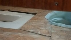 搜集3部偷拍穿婚纱的漂亮准新娘们如厕嘘嘘,偷看别人老婆就是刺激 截图2