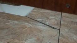 搜集3部偷拍穿婚纱的漂亮准新娘们如厕嘘嘘,偷看别人老婆就是刺激 截图11