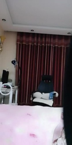 颜值不错性感御姐肉丝高跟鞋自慰诱惑，开裆拨开内裤自摸快速揉搓，呻吟娇喘翘起屁股 截图1