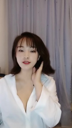 顶级胸膜【爱笑小女子】真的好美~36D巨乳 截图8