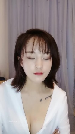 顶级胸膜【爱笑小女子】真的好美~36D巨乳 截图10
