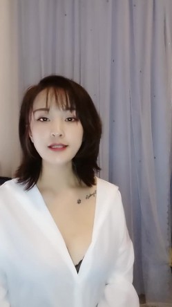 顶级胸膜【爱笑小女子】真的好美~36D巨乳 截图11