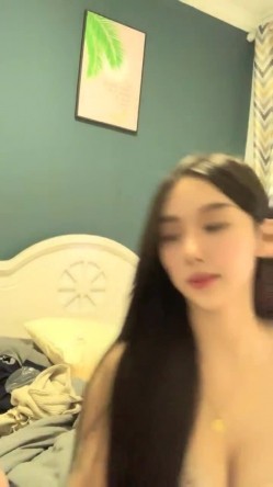 明星颜值，顶级女神下海！【小羊炖土豆】，啤酒瓶插穴，有这张脸还不够，真能豁得出去，刺激 截图10