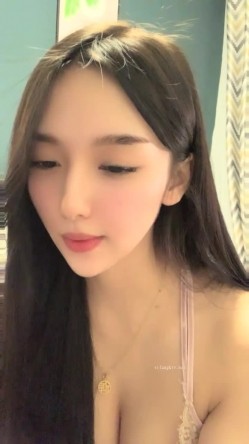 明星颜值，顶级女神下海！【小羊炖土豆】，啤酒瓶插穴，有这张脸还不够，真能豁得出去，刺激 截图11