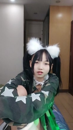 绿播转黄播！【馒头逼粉妹妹】这么可爱多18岁妹妹裸舞，现在的00后真是疯狂~强烈推荐 截图5