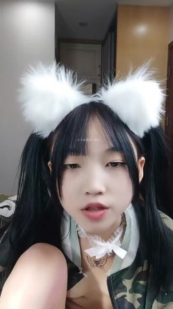 绿播转黄播！【馒头逼粉妹妹】这么可爱多18岁妹妹裸舞，现在的00后真是疯狂~强烈推荐 截图6