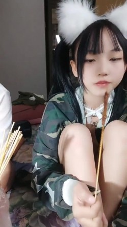 绿播转黄播！【馒头逼粉妹妹】这么可爱多18岁妹妹裸舞，现在的00后真是疯狂~强烈推荐 截图11