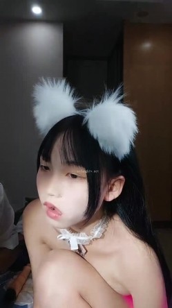 绿播转黄播！【馒头逼粉妹妹】这么可爱多18岁妹妹裸舞，现在的00后真是疯狂~强烈推荐 截图12