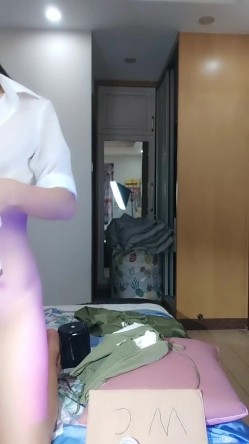绿播转黄播！【馒头逼粉妹妹】这么可爱多18岁妹妹裸舞，现在的00后真是疯狂~强烈推荐 截图15