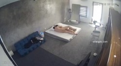 黑客破解家庭网络摄像头偷拍住毛坯房的年轻情侣疯狂做爱有时一天做爱几次 截图7