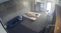 黑客破解家庭网络摄像头偷拍住毛坯房的年轻情侣疯狂做爱有时一天做爱几次 截图14