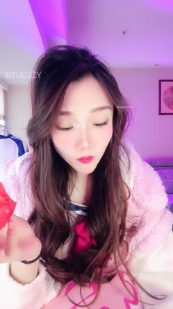 ️神级女神【董小姐】高端女神！模特身材~裸舞~道具自慰~白浆直流！ 截图3