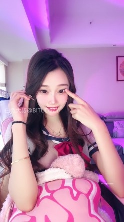 ️神级女神【董小姐】高端女神！模特身材~裸舞~道具自慰~白浆直流！ 截图6