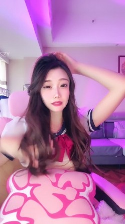 ️神级女神【董小姐】高端女神！模特身材~裸舞~道具自慰~白浆直流！ 截图7