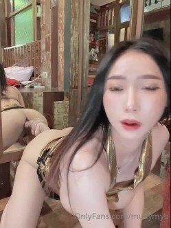 【你的淫荡姨妈】泰国轻熟人妻型巨乳网黄御姐「Muaymyb」露脸大尺度私拍 风骚露出男女通吃多穴满足 截图10