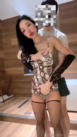 超美女 viviworld 颜值在线健身母狗多体位上位啪啪 舔JB的样子真是享受视频福利 截图1