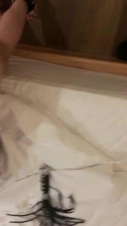 【百度云泄密】美女老师的私密生活被渣男分手后曝光居然如此反差，丝袜网袜手铐皮鞭眼罩情趣睡衣真的会玩 截图10