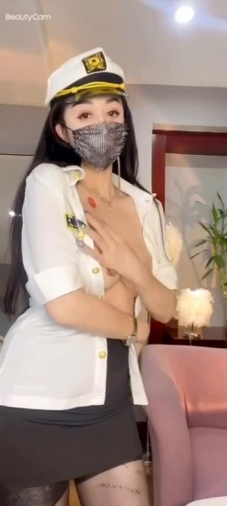 抖音颜值靓女【肉肉天鹅】S身材大长腿，激情裸舞，白虎逼掰逼自慰 截图5