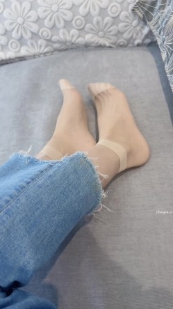 快手极品御姐【蜜桃依依】疯狂插穴BB都被操烂了 截图2