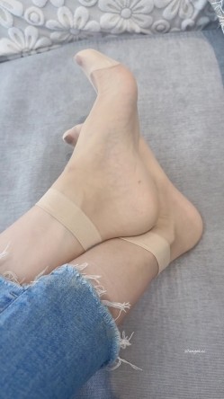 快手极品御姐【蜜桃依依】疯狂插穴BB都被操烂了 截图7
